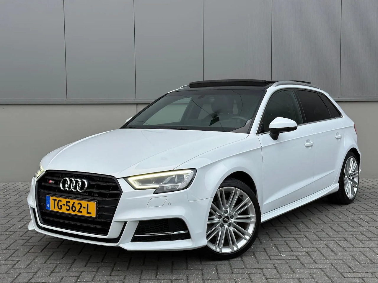 Audi A3 Sportback - 1.5 TFSI CoD S Line - AutoWereld.nl