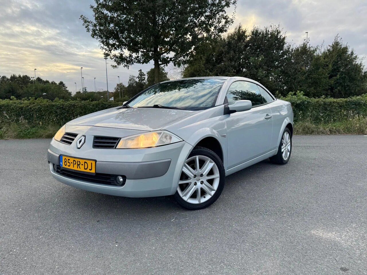 Renault Mégane coupé cabriolet - 2.0-16V Privilège Luxe 2.0-16V Privilège Luxe - AutoWereld.nl