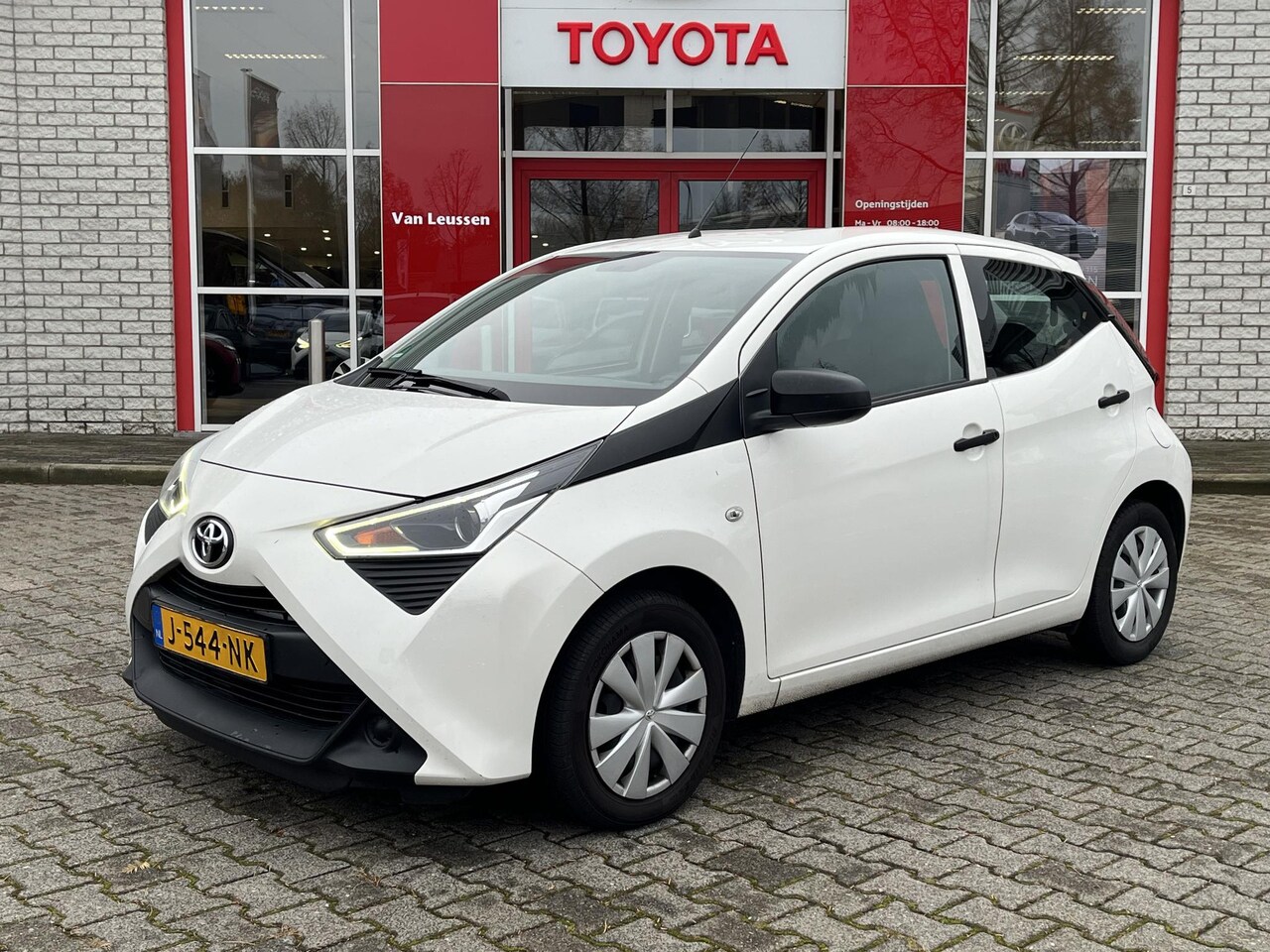 Toyota Aygo - 1.0 VVT-i x-fun AIRCO BLUETOOTH AUDIO-STUURWIELBED. USB 1E-EIG NL-AUTO - AutoWereld.nl