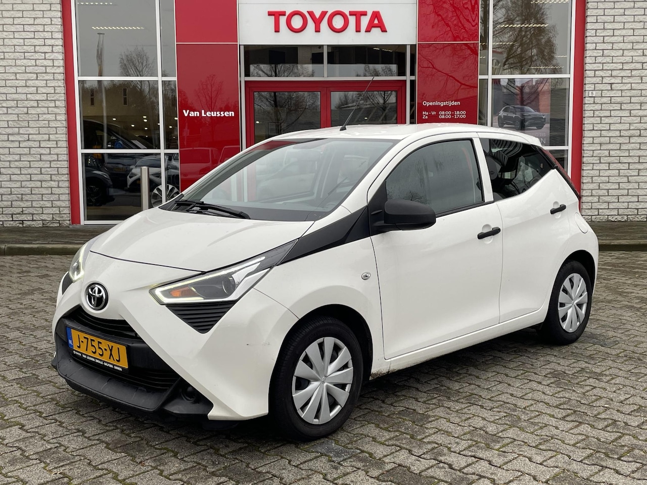 Toyota Aygo X - X-FUN AIRCO BLUETOOTH AUDIO-STUURWIELBED. USB 1E-EIG NL-AUTO - AutoWereld.nl