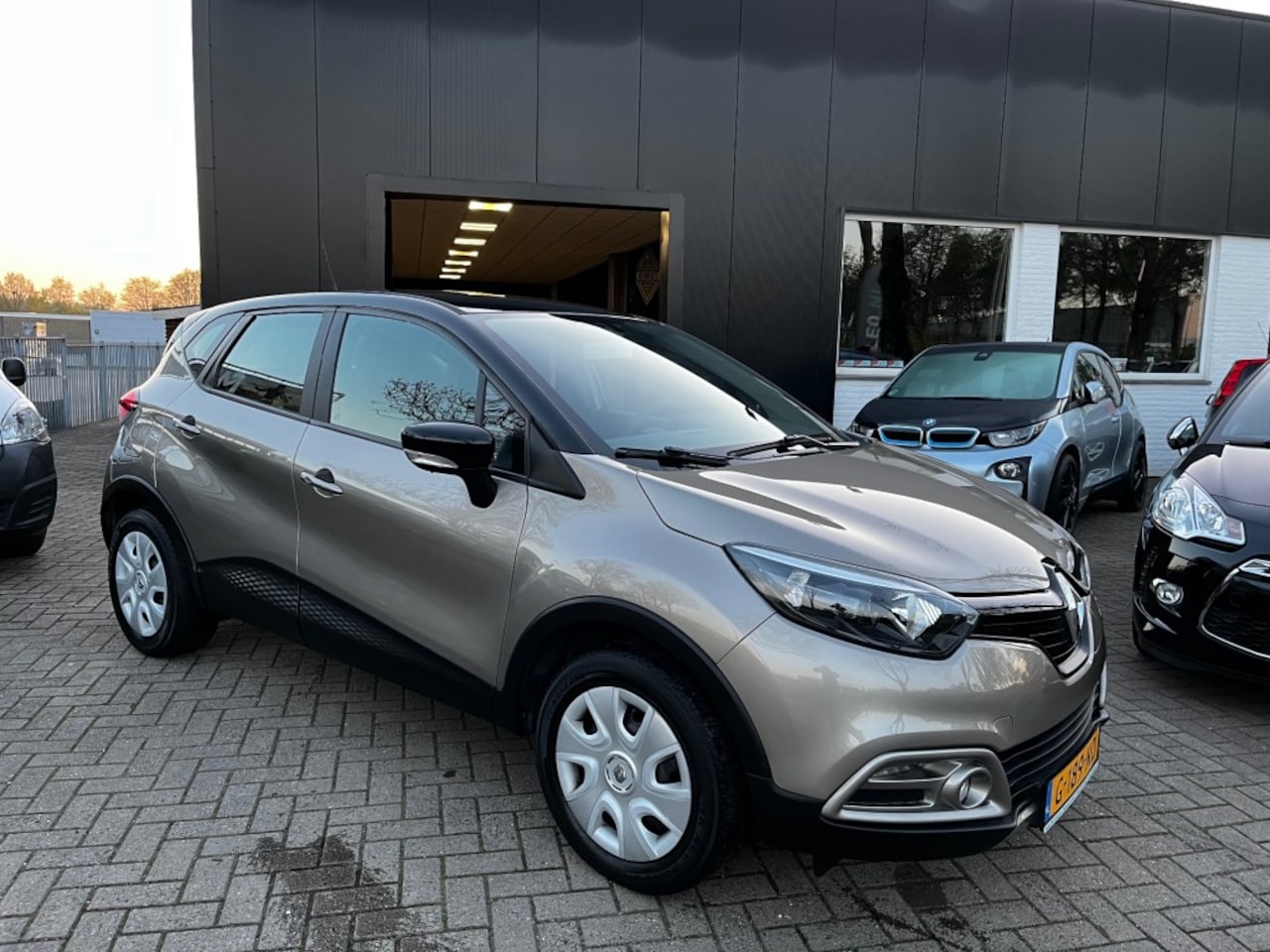 Renault Captur - 0.9 TCE AUTHENTIQUE *AIRCO - ALL-SEASON* - AutoWereld.nl