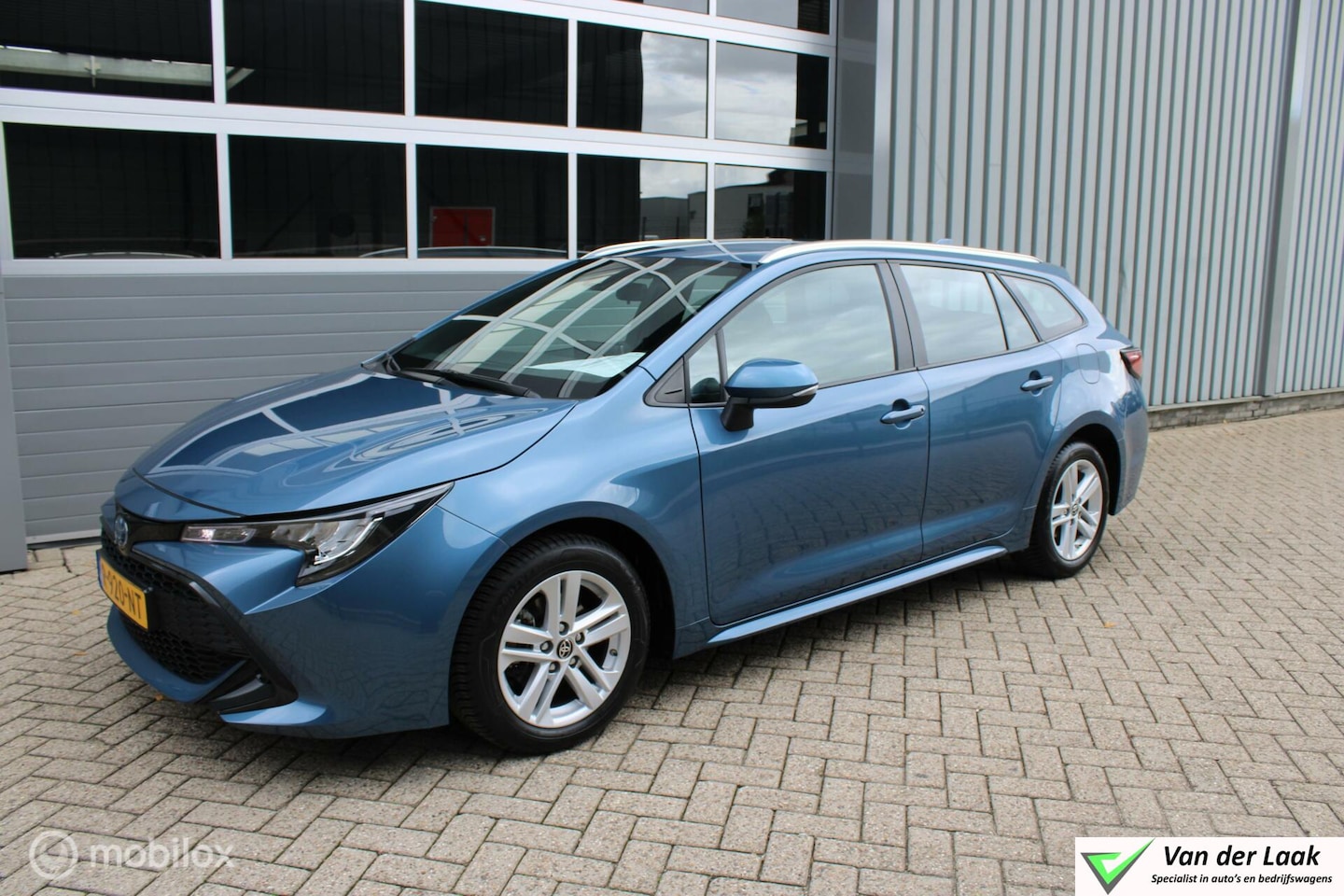 Toyota Corolla Touring Sports - 1.8 Hybrid Active NL Auto 1e Eigenaar Apple Carplay/Android Auto Full Led. - AutoWereld.nl