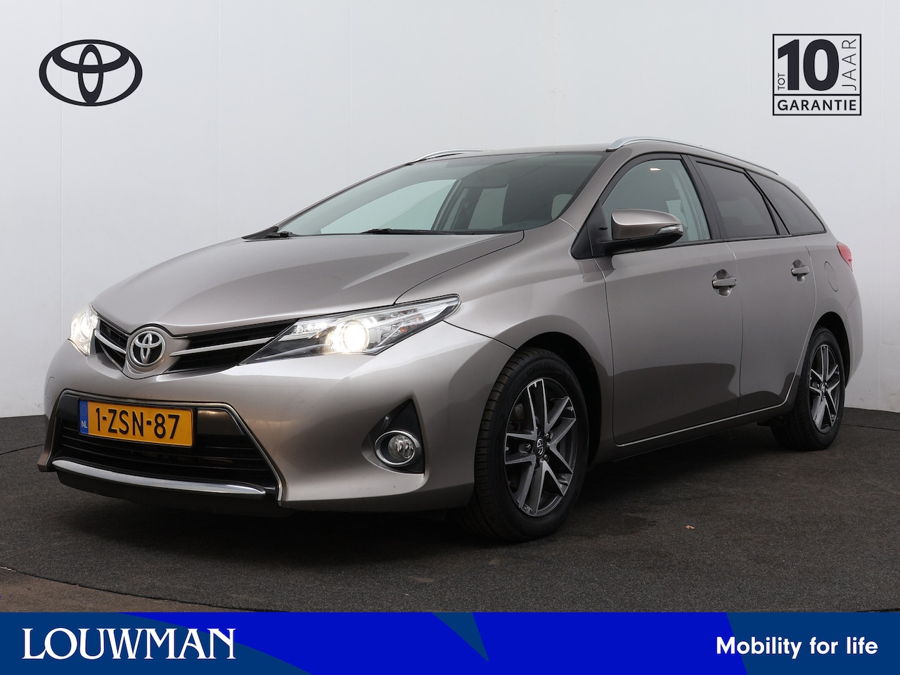 Toyota Auris Touring Sports - 1.3 VVT-i Aspiration | Navigatie | Camera | LM Velgen | Stoelverwarming | - AutoWereld.nl