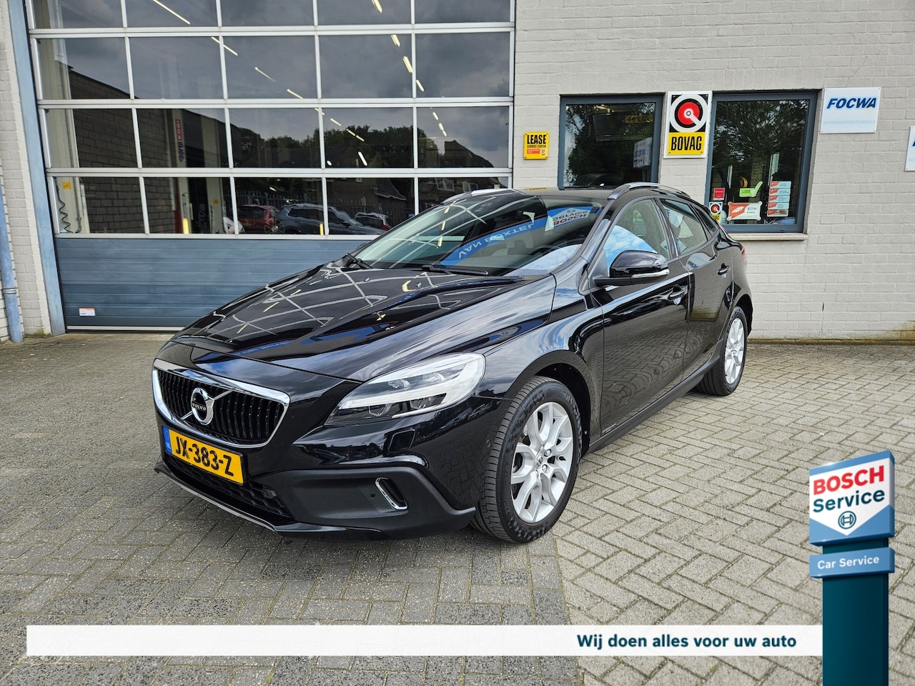 Volvo V40 Cross Country - 1.5 T3 152PK Geartronic Momentum - AutoWereld.nl