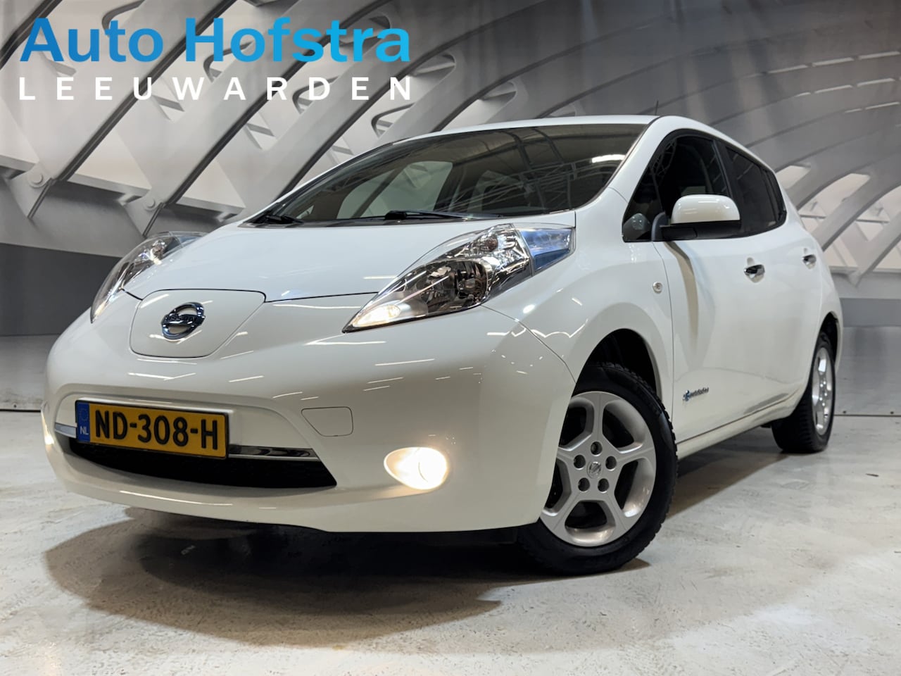 Nissan LEAF - Acenta 30 kWh € 8.949,- NA-SUBSIDIE 26.000 KM KEY-LESS NAVI CLIMA CAMERA LMV - AutoWereld.nl