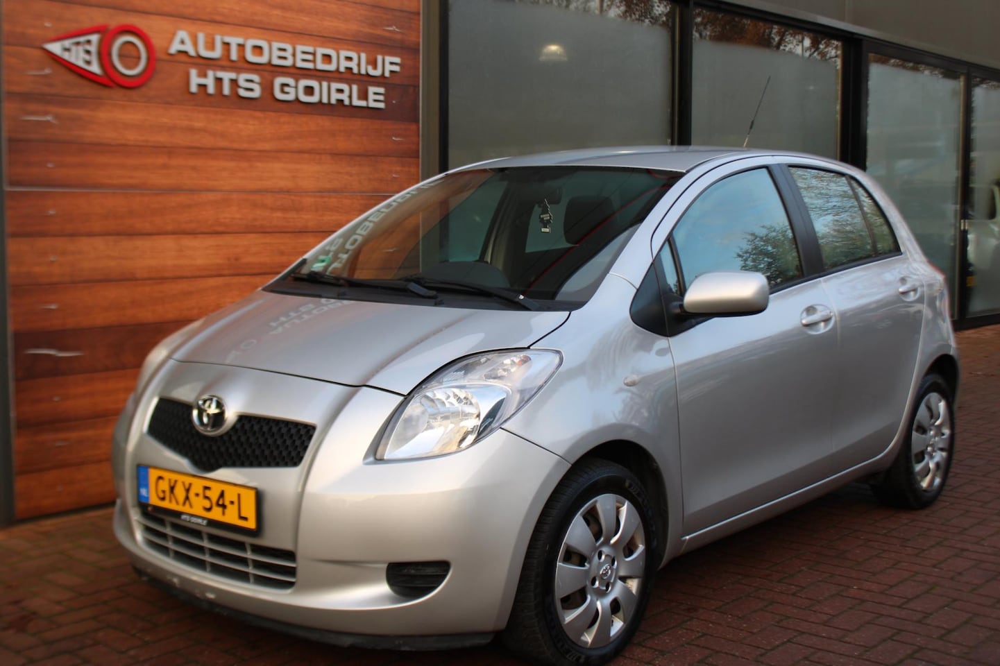 Toyota Yaris - 1.3 VVTi Sol MMT Automaat - AutoWereld.nl