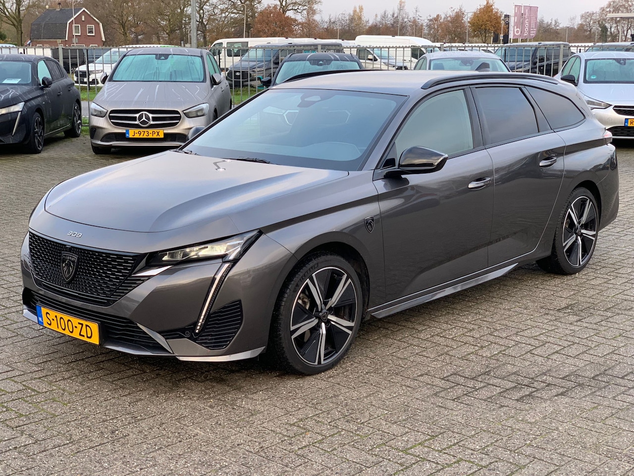 Peugeot 308 SW - 1.2 130PK EAT8 GT | 360 camera | Trekhaak | Drive assist | Elek. achterklep | Keyless | - AutoWereld.nl