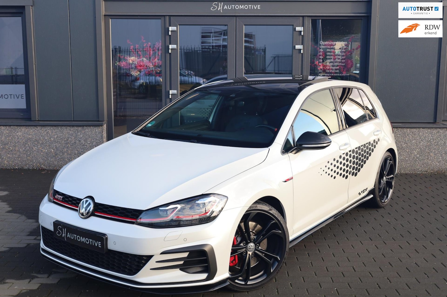 Volkswagen Golf - 2.0 TSI GTI TCR / PANO / ACC / VIRTUAL / CARPLAY - AutoWereld.nl