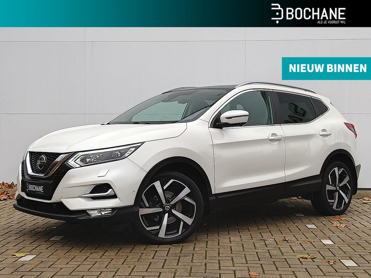 Nissan Qashqai - 1.3 DIG-T Tekna Panoramadak / Trekhaak / Navigatie / Parkeercamera - AutoWereld.nl