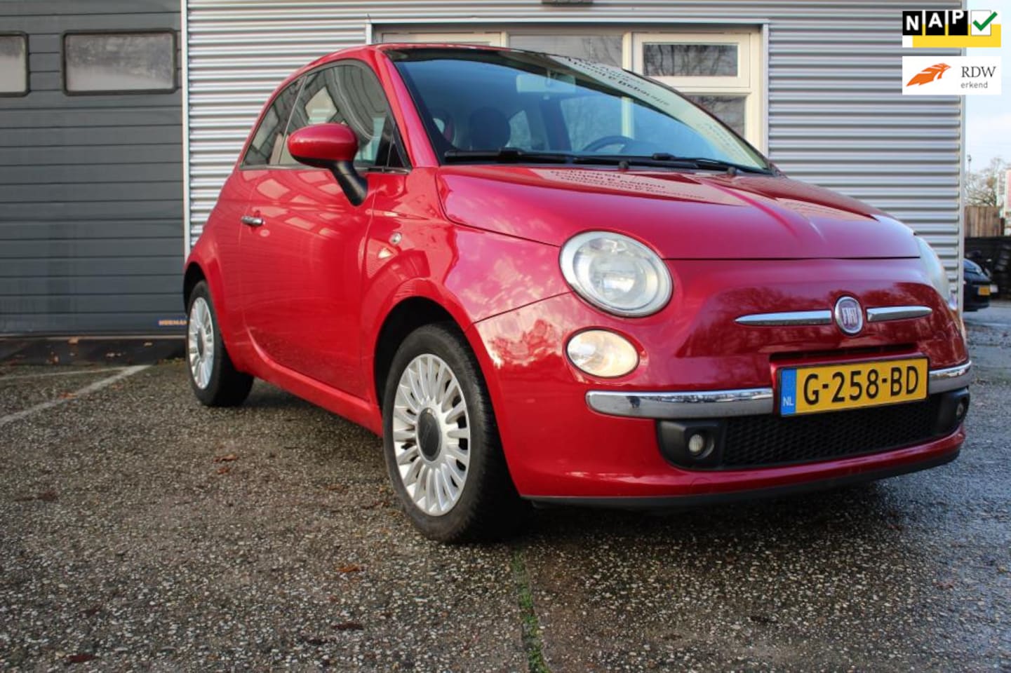 Fiat 500 - 1.2 Naked 1.2 Naked, airco, boekjes, parkeersensoren achter, lm velgen, panoramadak, mistlampen voor - AutoWereld.nl