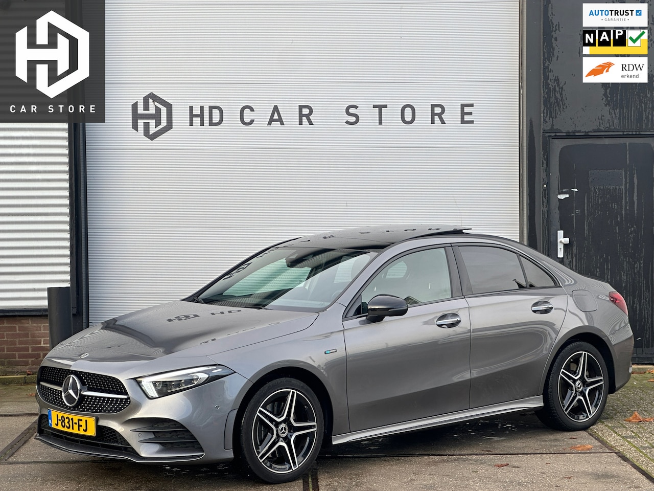 Mercedes-Benz A-klasse - 250 e AMG Limited Pano|Memory|Sfeer|Dealer Onderhouden - AutoWereld.nl