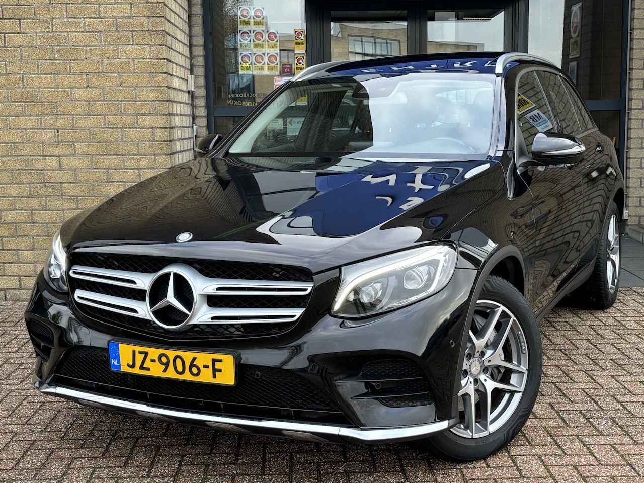 Mercedes-Benz GLC-klasse - 250 4 Matic AMG STYLING-PANORAMA-CAMERA-COMAND-1e EIGENAAR - AutoWereld.nl