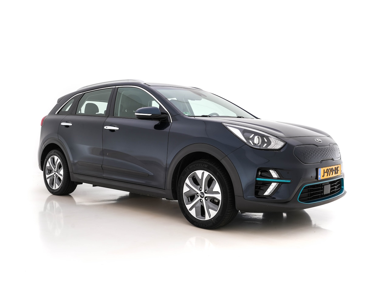 Kia e-Niro - DynamicLine 64 kWh (INCL-BTW) Aut. *ADAPTIVE-CRUISE | NAVI-FULLMAP | 1/2-LEDER | CAMERA | - AutoWereld.nl