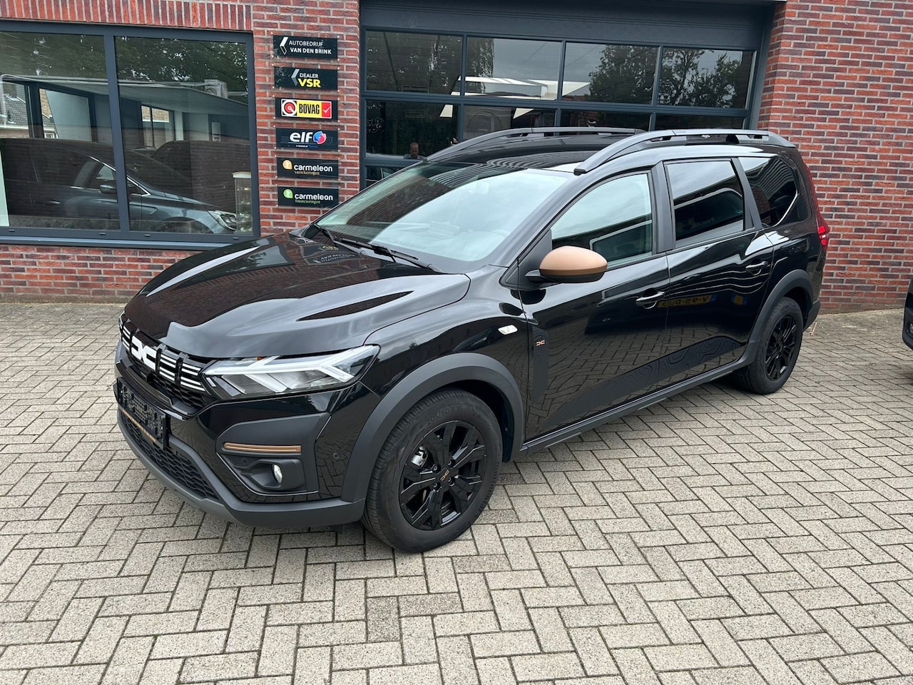 Dacia Jogger - 1.6 Hybrid 140 Extreme 5p. 1.6 Hybrid 140 Extreme 5p. - AutoWereld.nl