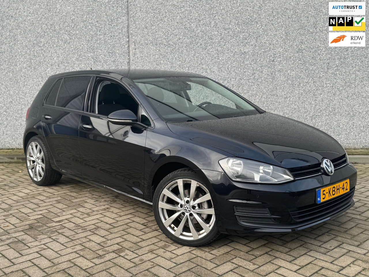 Volkswagen Golf - 1.2 TSI Comfortline-Topstaat-Navi-LMV-APk-NAP - AutoWereld.nl