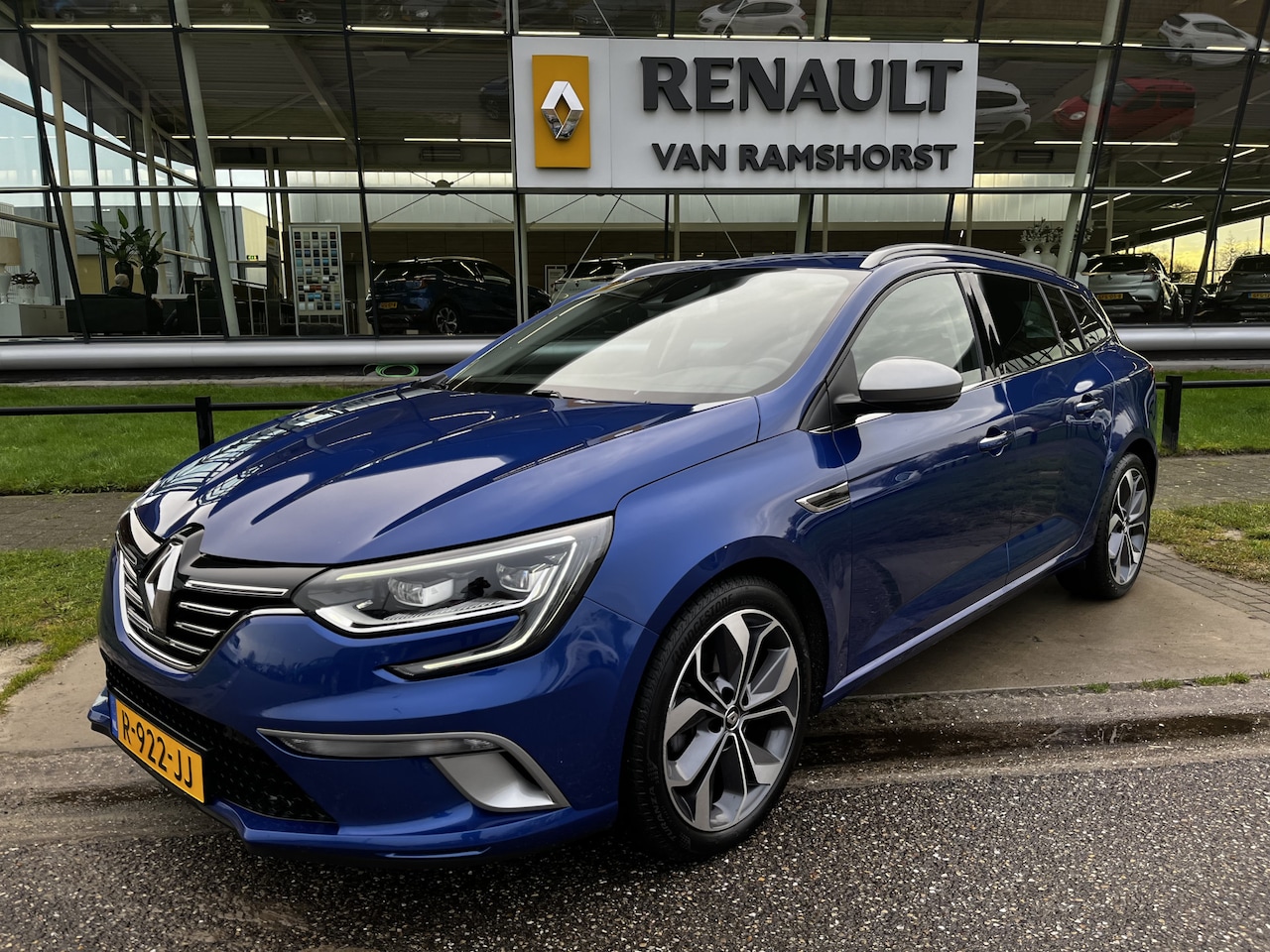 Renault Mégane Estate - 1.3 TCe GT-Line / Trekhaak / Apple Carplay - Android Auto / Stoelverwarming / PDC Achter / - AutoWereld.nl