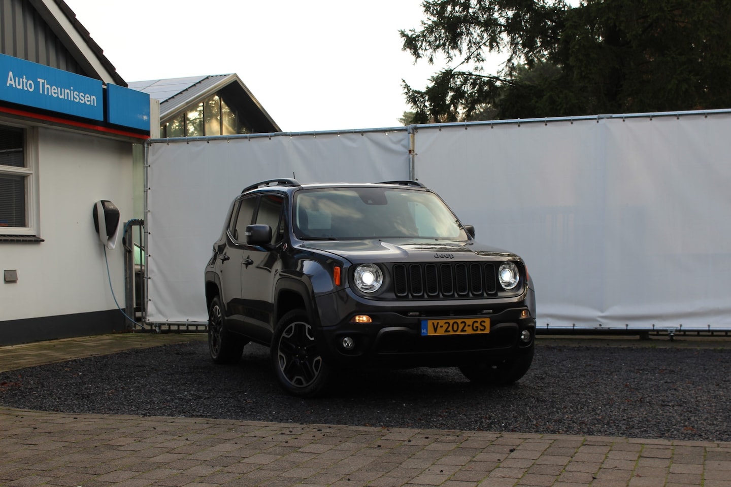 Jeep Renegade - 2.0 MultiJet 170pk 4WD VAN AUT Trailhawk - AutoWereld.nl