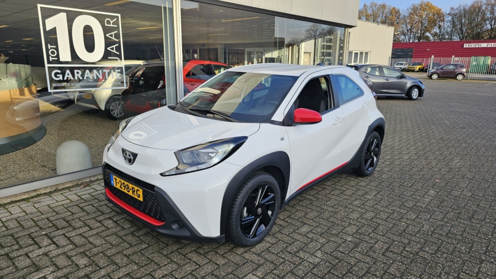 Toyota Aygo X - 1.0 Play NLauto | winter / zomerset | dealeronderhouden - AutoWereld.nl