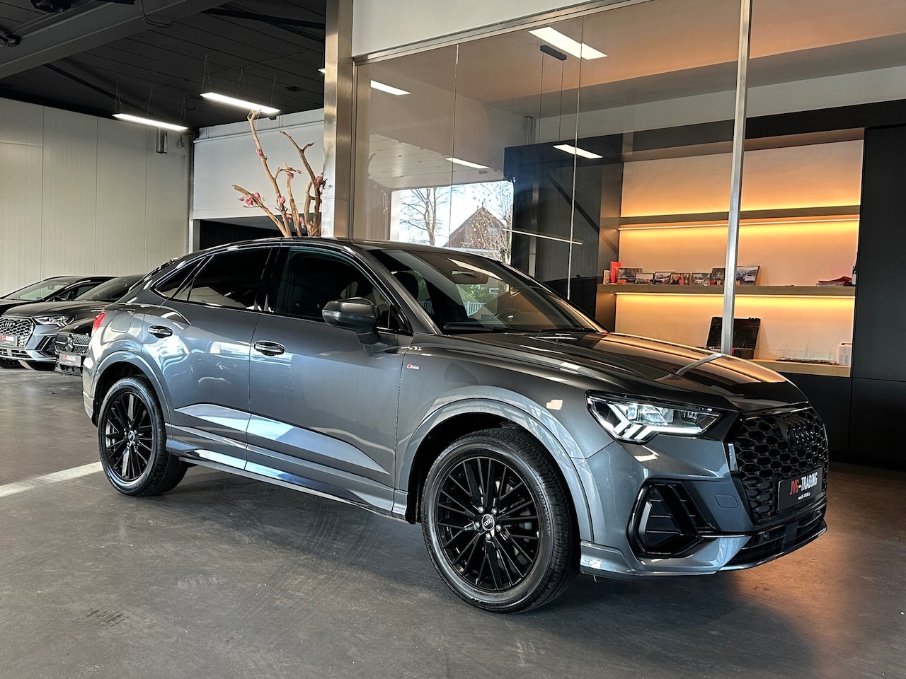 Audi Q3 Sportback - 35 TFSI S Edition Sfeerverlichting Carplay Achteruitrijcamera - AutoWereld.nl