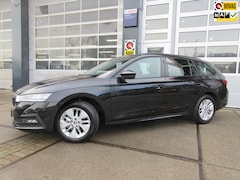 Skoda Octavia Combi - 1.0 e-TSI Business Edition / Trekhaak / PDC / Navi