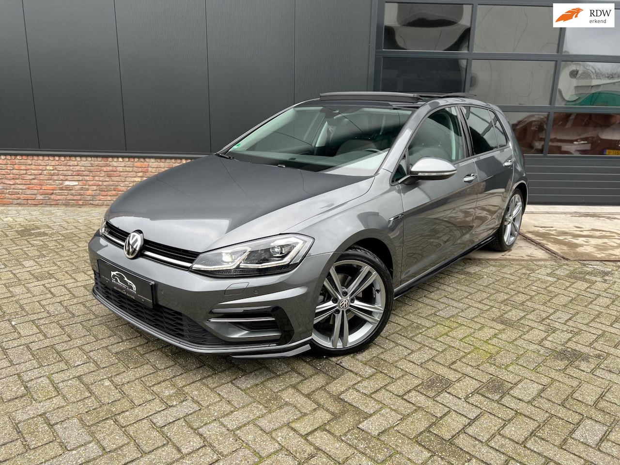 Volkswagen Golf - 1.5 TSI Highline R-Line Pano/Navi/Led/Virt/Garantie - AutoWereld.nl