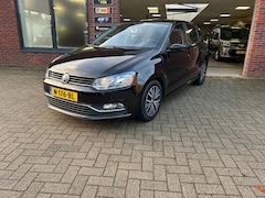 Volkswagen Polo - 1.0 Allstar/ 5DRS/ NAVI/ PDC voor en achter