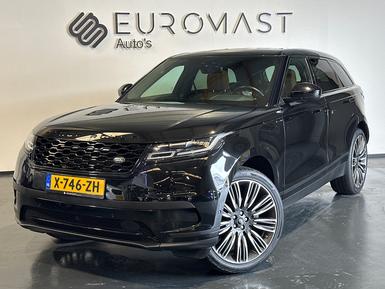 Land Rover Range Rover Velar - 2.0 P250 Turbo AWD R-Dynamic HSE Panoramadak - Leder - Keyless - AutoWereld.nl