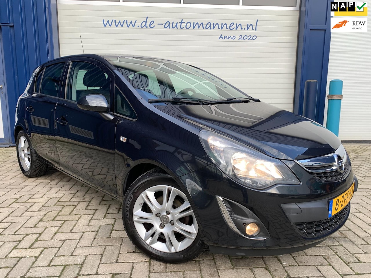 Opel Corsa - 1.2-16V BlitZ 5-drs / NAVI / CRUISE / STOELVERW / 71.249 km! ALL SEASON BANDEN - AutoWereld.nl