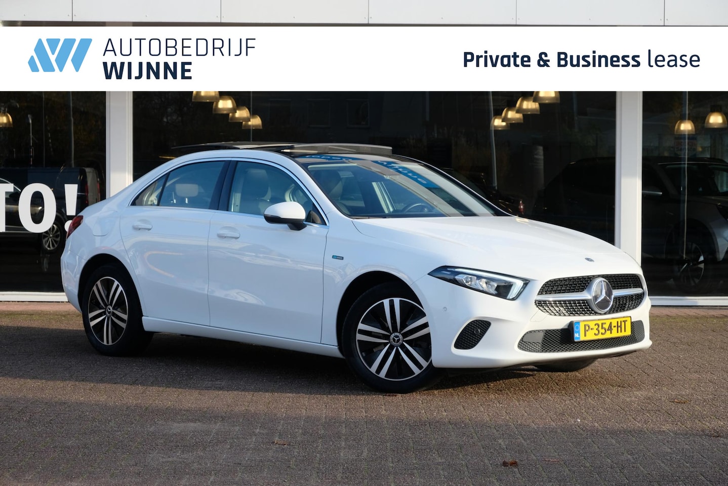 Mercedes-Benz A-klasse - 250 e 218pk Aut. Premium Plus | Navi | Panoramadak | PDC | Sportstoelen - AutoWereld.nl