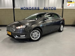 Ford Focus - 1.0 Titanium Sedan 126 PK I APPLECARPLAY I KEYLESS ENTRY I TREKHAAK I CRUISE I NAVI I VOOR