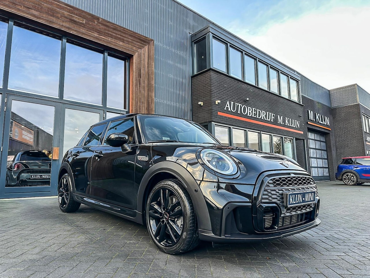 MINI Cooper S - Mini 2.0 John Cooper Works F1 aut 5drs Blackline/Navi/Led/HK/Camera - AutoWereld.nl