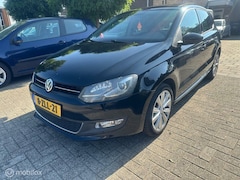 Volkswagen Polo - 1.6 TDI Highline DSG ECC PANO CRUISE