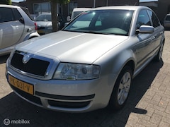 Skoda Superb - - 2.8 V6 Comfort 322.DKM AUTOMAAT LEDER MOTOR DEFECT