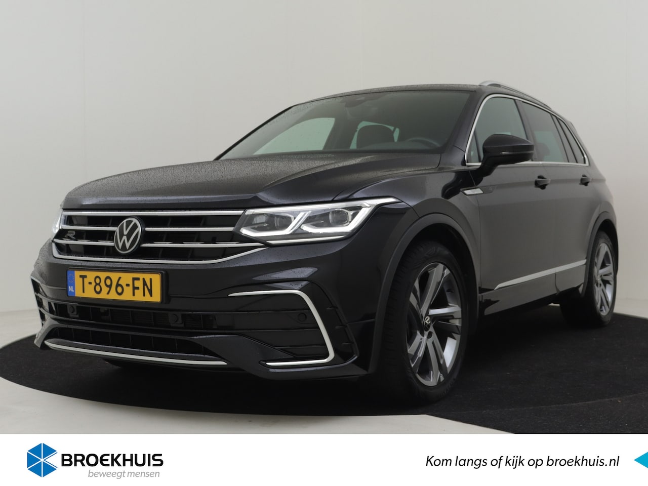 Volkswagen Tiguan - 1.5 TSI R-Line Business 150pk DSG/AUT | Adaptief cruise control | Navigatie | Trekhaak | C - AutoWereld.nl