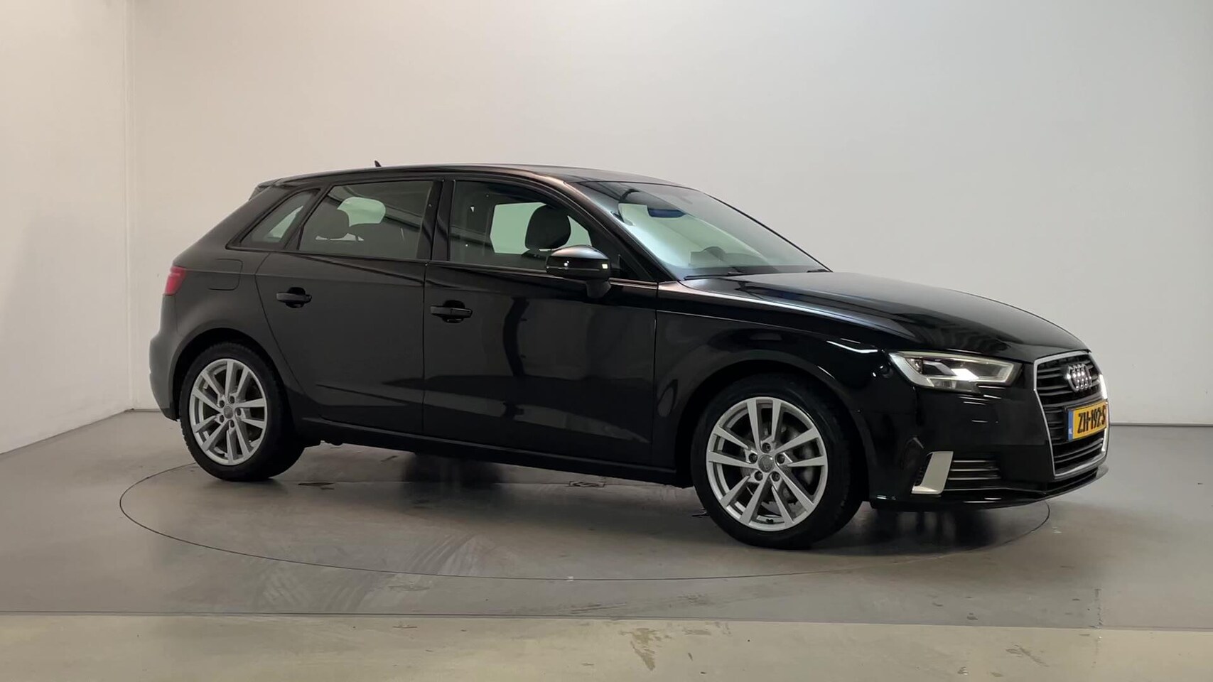 Audi A3 Sportback - 30 TFSI Sport Lease Edition LED Climate Control Parkeersensoren Navigatie - AutoWereld.nl