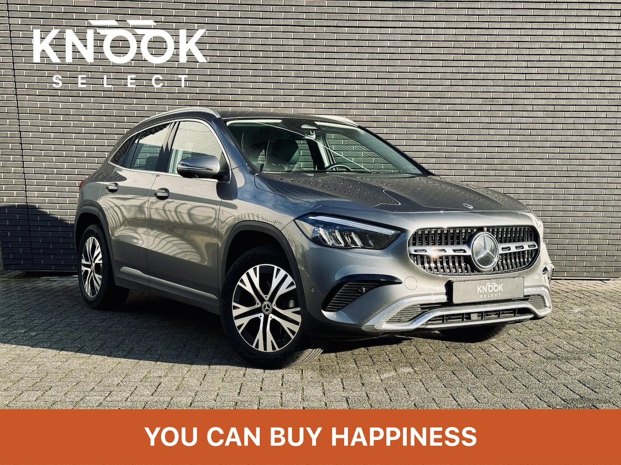 Mercedes-Benz GLA-Klasse - 180 Luxury Line | 360 Camera | Trekhaak | Sfeer | - AutoWereld.nl