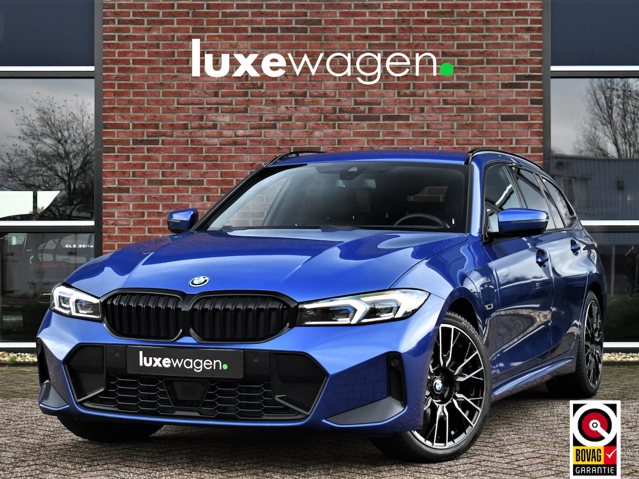 BMW 3-serie Touring - 330e M-Sport ACC El-zetels Camera 19inch Shadowline - AutoWereld.nl