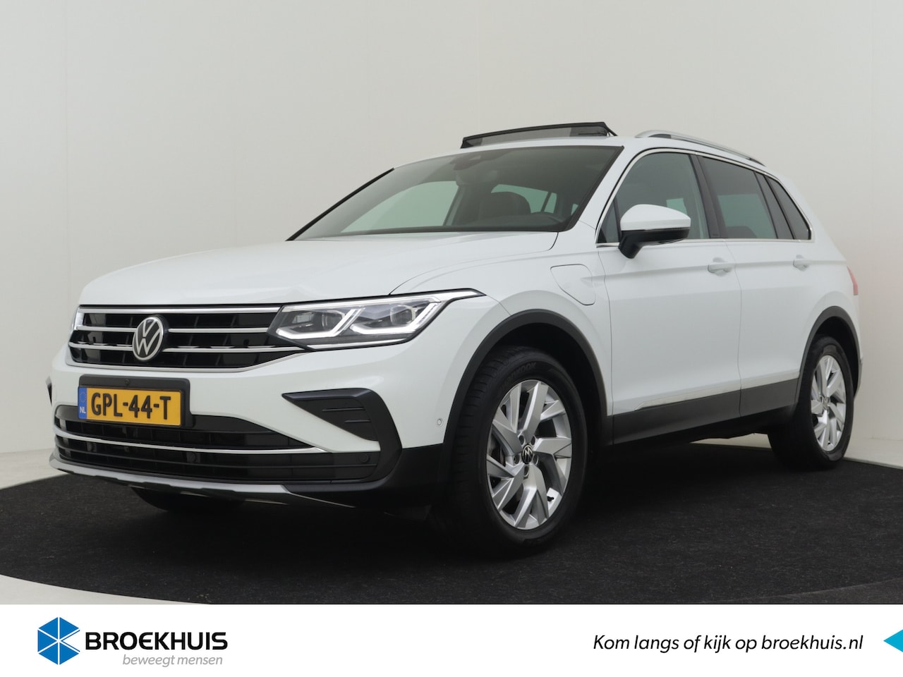 Volkswagen Tiguan - 1.4 TSI 245PK eHybrid Elegance | Panorama Dak | Lederen Bekleding | 360 Camera | Stoel+Stu - AutoWereld.nl