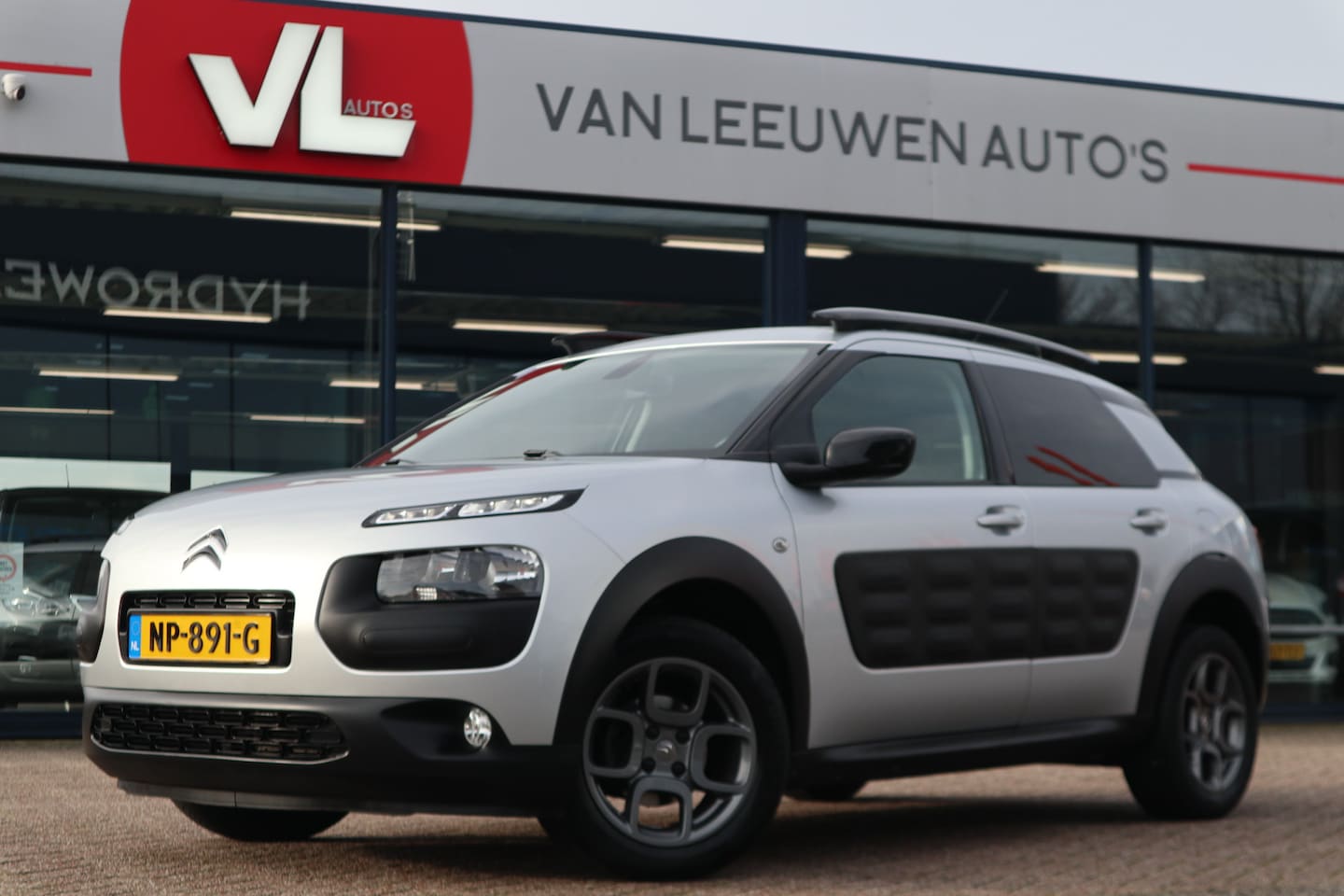 Citroën C4 Cactus - 1.2 PureTech Shine | Navigatie | Panorama Dak | Automaat | - AutoWereld.nl