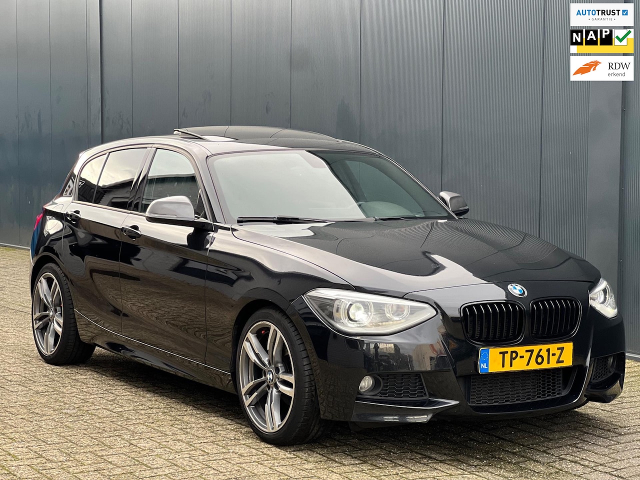 BMW 1-serie - 116i M-Pakket|Schuifdak|StoelVW|Grote Navi! - AutoWereld.nl