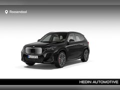 BMW iX1 - xDrive30 M-Sport | Stoelmassage | Trekhaak | Harman Kardon | Park Assistance Plus | Stuurv