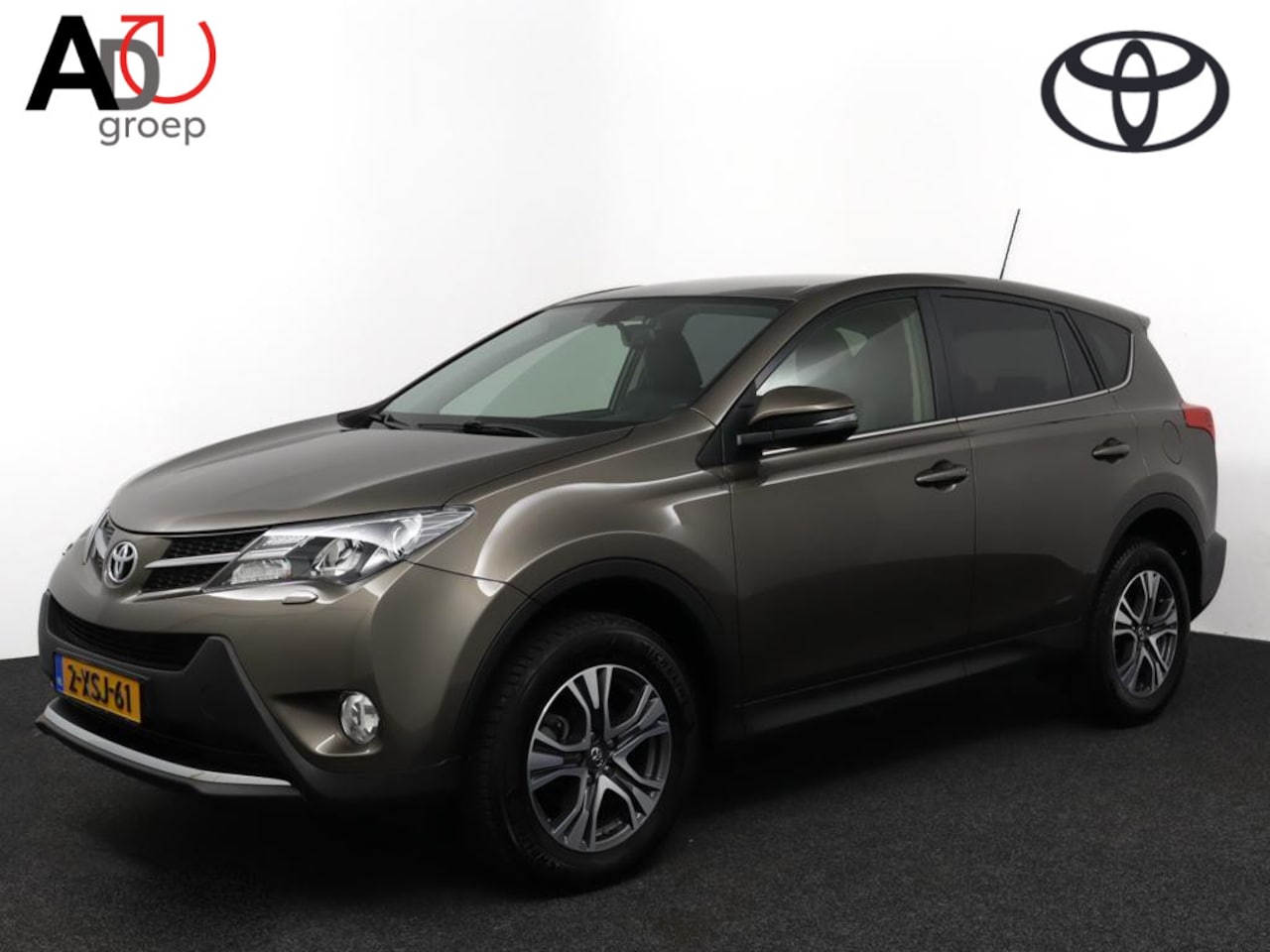 Toyota RAV4 - 2.0 Executive Business 4WD | Automaat | Lederen bekleding | Achteruitrijcamera | Navigatie - AutoWereld.nl