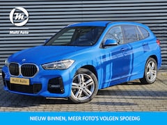 BMW X1 - sDrive20i M Sport 192pk Misano Blauw Metallic | Sportstoelen Verwarmd | Navi Pro | Sfeerve