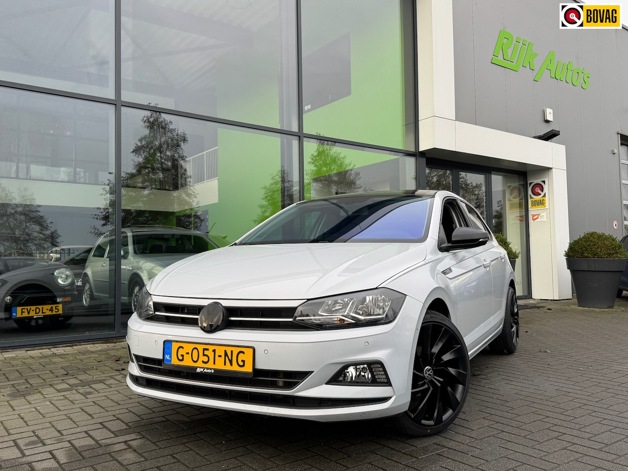 Volkswagen Polo - 1.0 TSI Business * Panoramadak * DSG * Carplay * Parkeerhulp - AutoWereld.nl