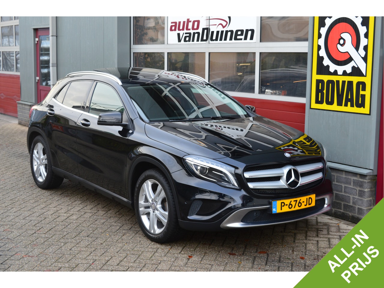 Mercedes-Benz GLA-Klasse - 200 Ambition O.a: PDC, Haak, Pano, Stoelverw, Clima, Navi, Cruise, Etc. All-in prijs! - AutoWereld.nl