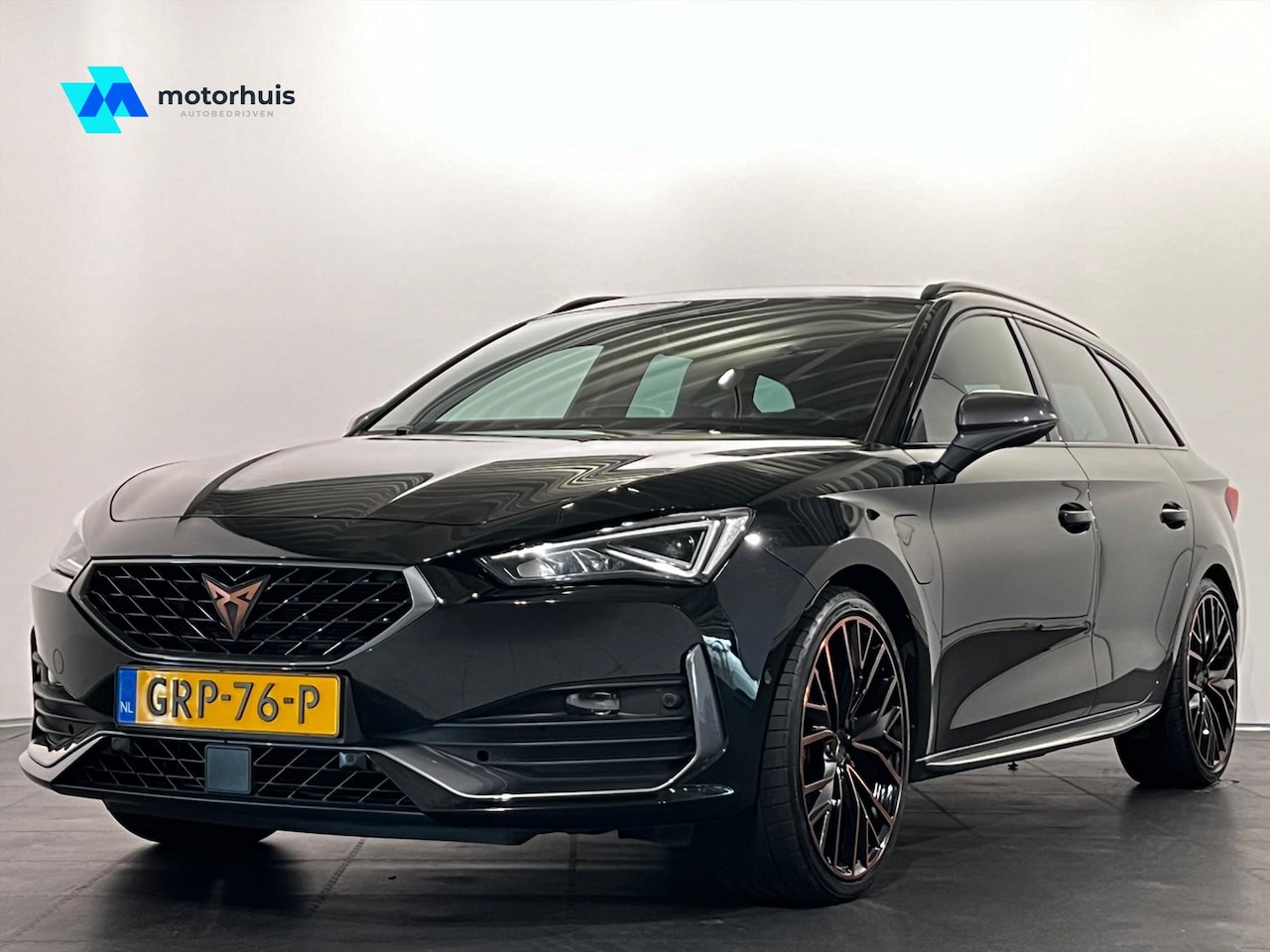 CUPRA Leon Sportstourer - 1.4 e-Hybrid 245PK PHEV DSG PERFORMANCE PANO LED LEDER VIRTUAL WINTERPACK - AutoWereld.nl