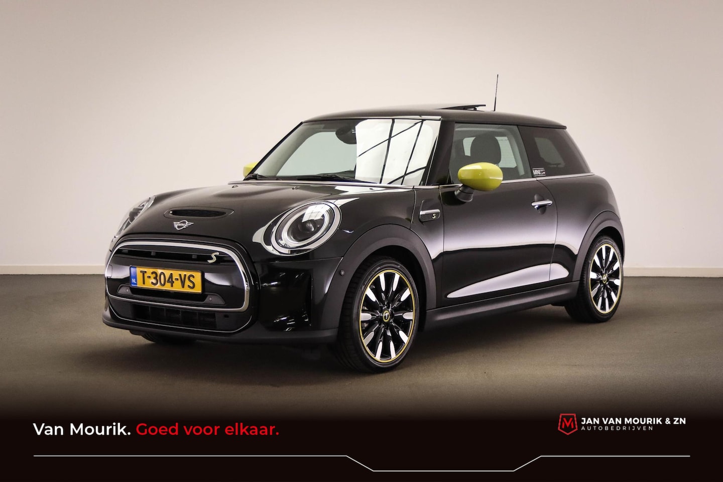 MINI Cooper - Resolute Edition 33 kWh | LED | PANORAMADAK | HALF LEDER | NAVIGATIE | DAB | CAMERA - AutoWereld.nl