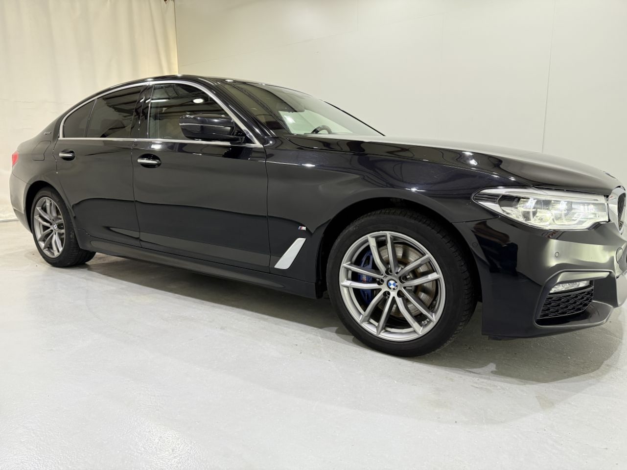 BMW 5-serie - 530e iPerformance PHEV M Sport Aut8 - AutoWereld.nl