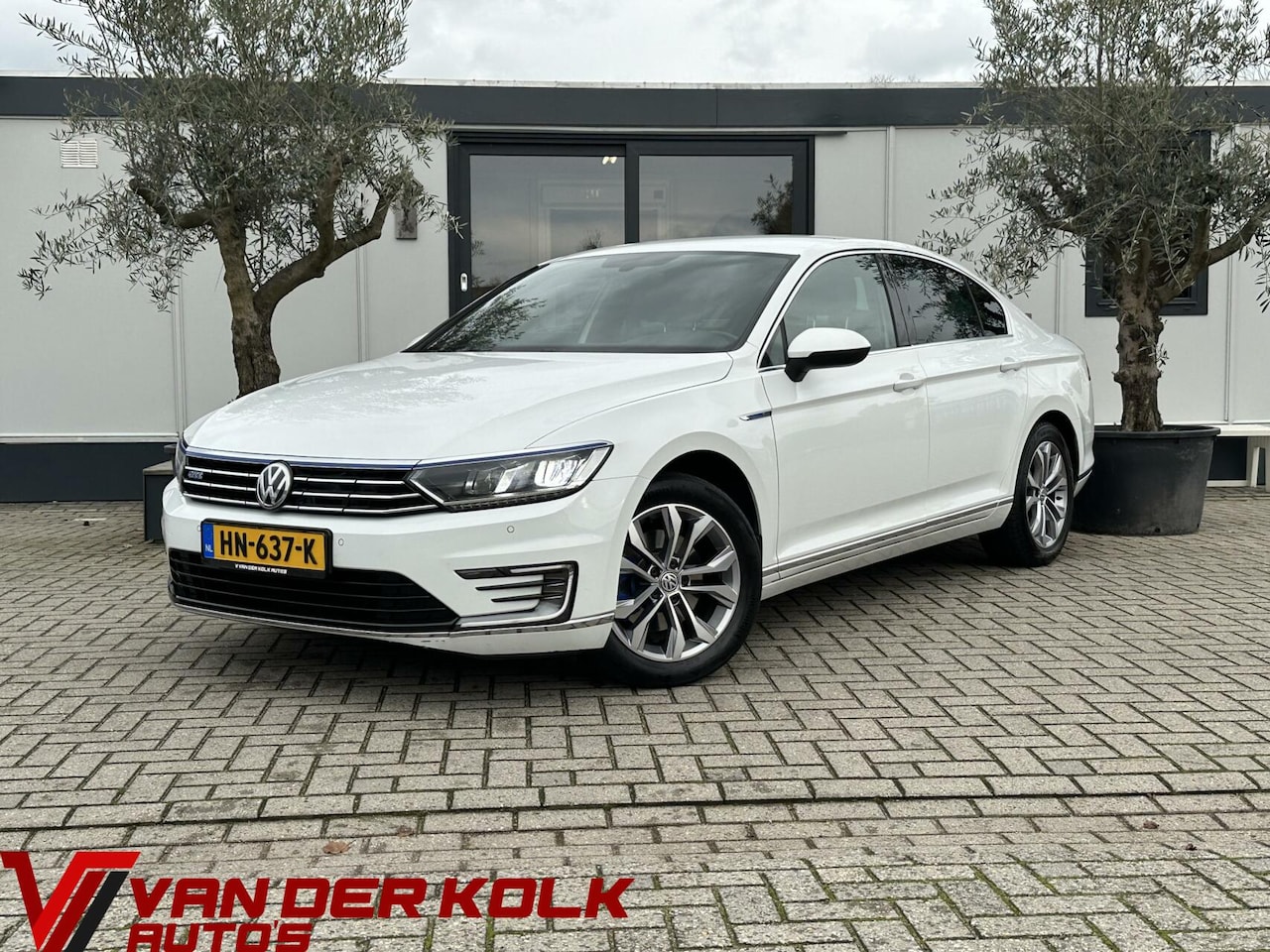 Volkswagen Passat - 1.4 TSI GTE Highline Navi Xenon CarPlay Cruise Climate - AutoWereld.nl