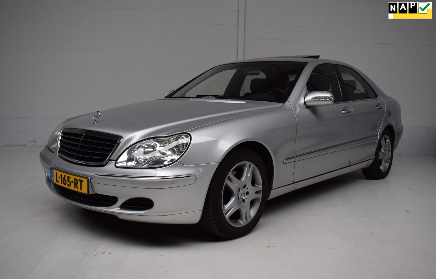 Mercedes-Benz S-klasse - 500 V8 YOUNGTIMER / LEER / SCHUIFDAK / BTW VEREKENBAAR / LUCHTVERING / BOSE / ZEER NETTE S - AutoWereld.nl